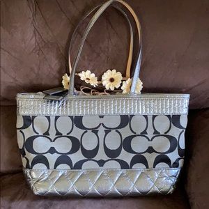 🎀 Coach Tote Bag 🎀